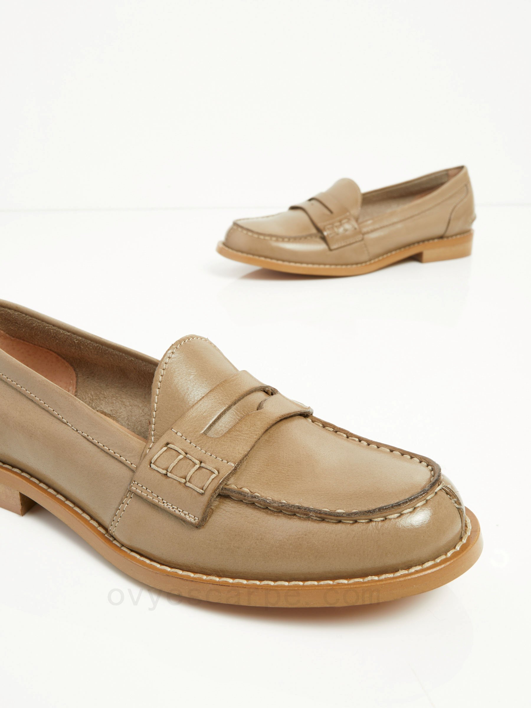 70% Di Sconto Leather Loafer F08161027-0432 Acquista Online